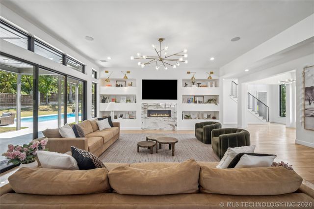 7785 Forest Lane, Tulsa, OK 74132