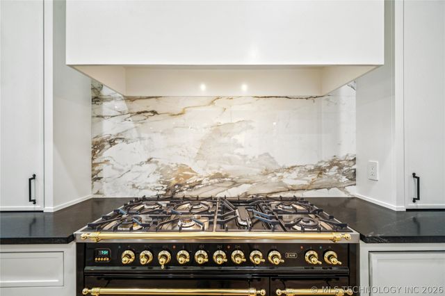 7785 Forest Lane, Tulsa, OK 74132