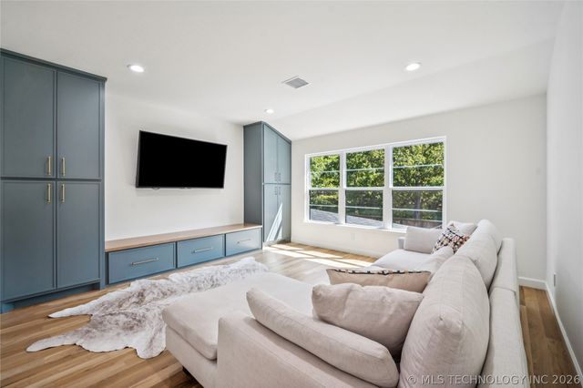 7785 Forest Lane, Tulsa, OK 74132