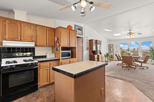 32 Cedar Hill Lane, Moriarty, NM 87035