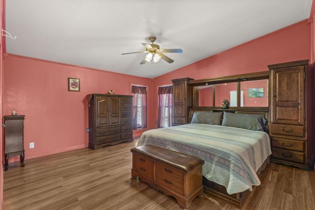 32 Cedar Hill Lane, Moriarty, NM 87035