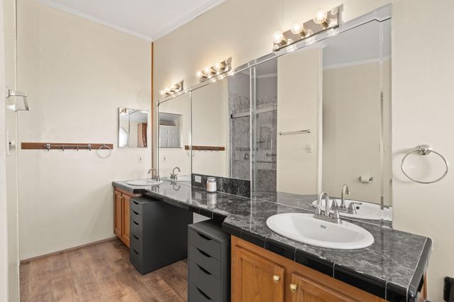 32 Cedar Hill Lane, Moriarty, NM 87035