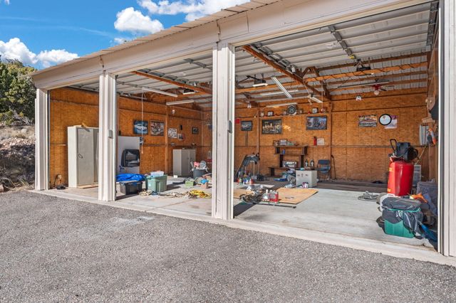 32 Cedar Hill Lane, Moriarty, NM 87035
