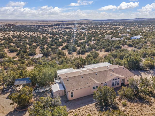 32 Cedar Hill Lane, Moriarty, NM 87035