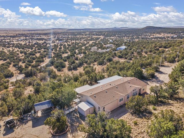 32 Cedar Hill Lane, Moriarty, NM 87035