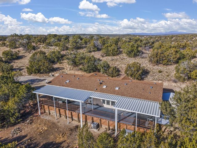 32 Cedar Hill Lane, Moriarty, NM 87035