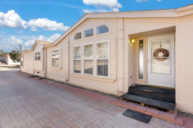 32 Cedar Hill Lane, Moriarty, NM 87035