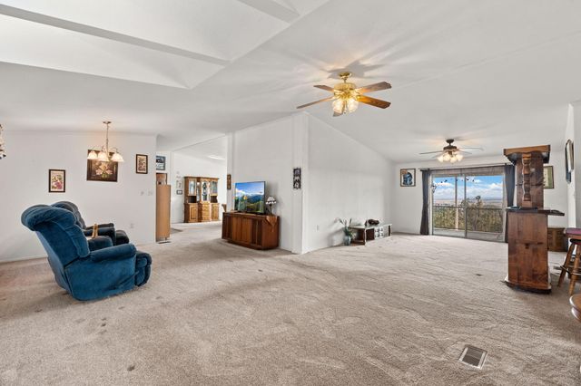 32 Cedar Hill Lane, Moriarty, NM 87035