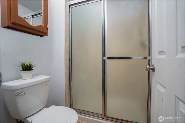 525 E 160th Street, Tacoma, WA 98445