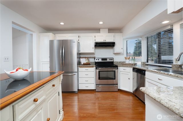 525 E 160th Street, Tacoma, WA 98445