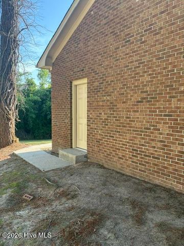 2912 Hodges Road, Kinston, NC 28504
