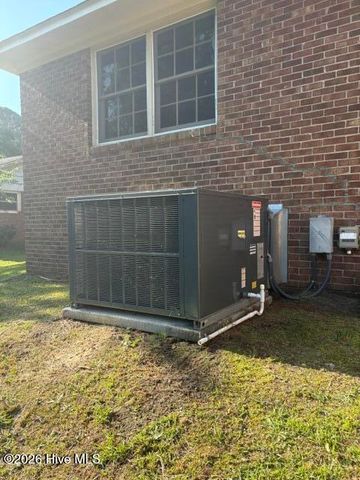2912 Hodges Road, Kinston, NC 28504