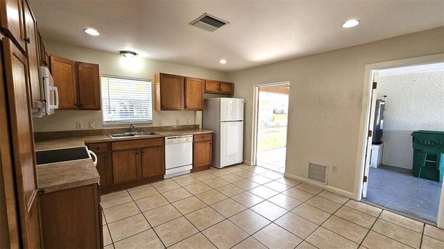 309 BOUNDARY BOULEVARD B, Rotonda West, FL 33947