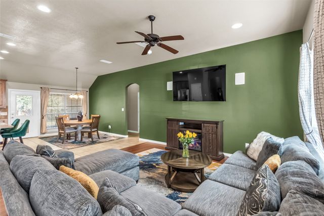 226 King George Road, Ponder, TX 76259