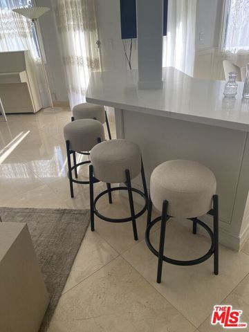 435 Arnaz Drive 201, Los Angeles, CA 90048