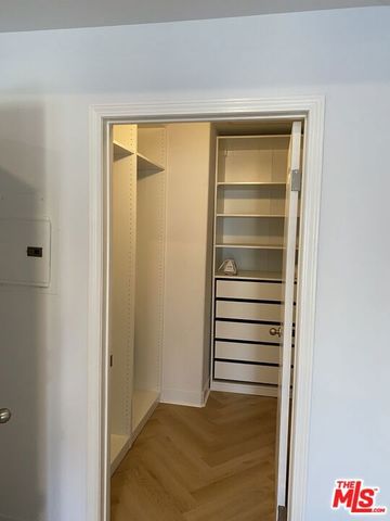 435 Arnaz Drive 201, Los Angeles, CA 90048