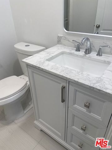 435 Arnaz Drive 201, Los Angeles, CA 90048
