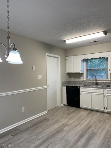 4 Burwick CT, Hampton, VA 23669