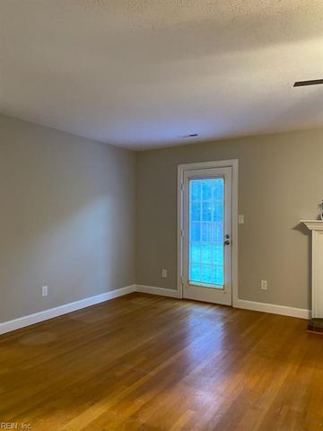 4 Burwick CT, Hampton, VA 23669