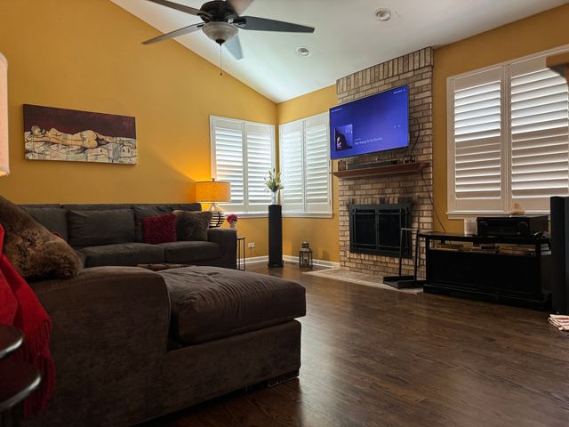 459 Rock Hall Circle, Grayslake, IL 60030