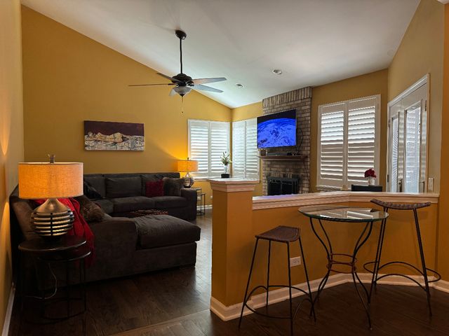 459 Rock Hall Circle, Grayslake, IL 60030