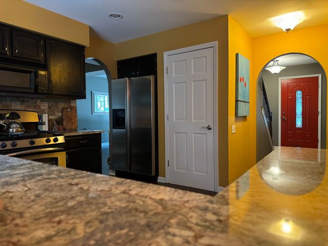 459 Rock Hall Circle, Grayslake, IL 60030