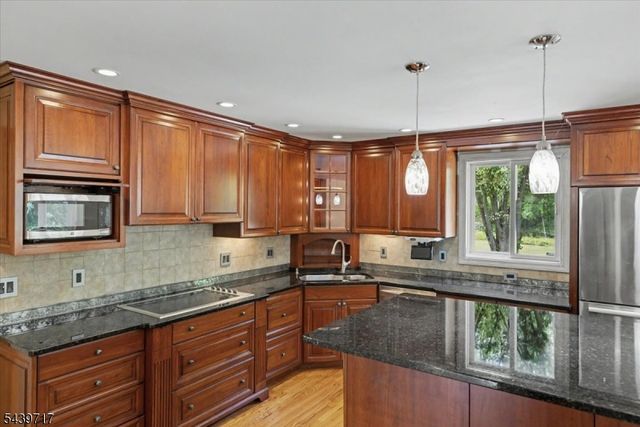 12 Upper Creek Rd, Delaware Twp., NJ 08559