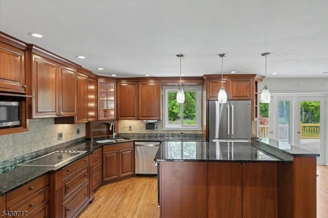 12 Upper Creek Rd, Delaware Twp., NJ 08559