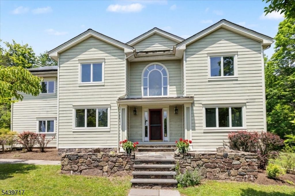 12 Upper Creek Rd, Delaware Twp., NJ 08559