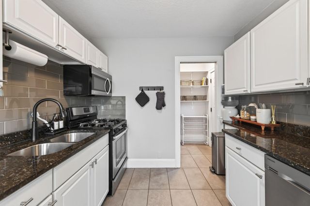 1335 Sargent Avenue, Saint Paul, MN 55105
