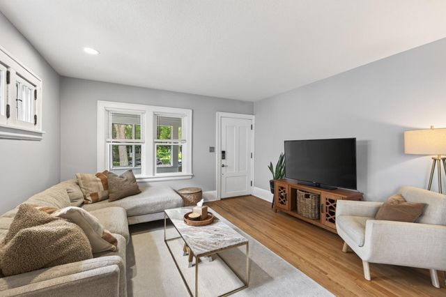 1335 Sargent Avenue, Saint Paul, MN 55105