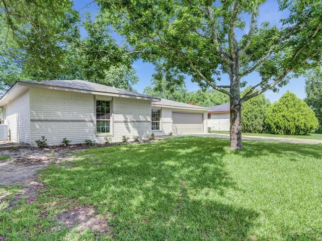 16626 Forest Bend Avenue, Friendswood, TX 77546