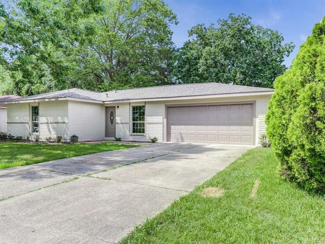 16626 Forest Bend Avenue, Friendswood, TX 77546