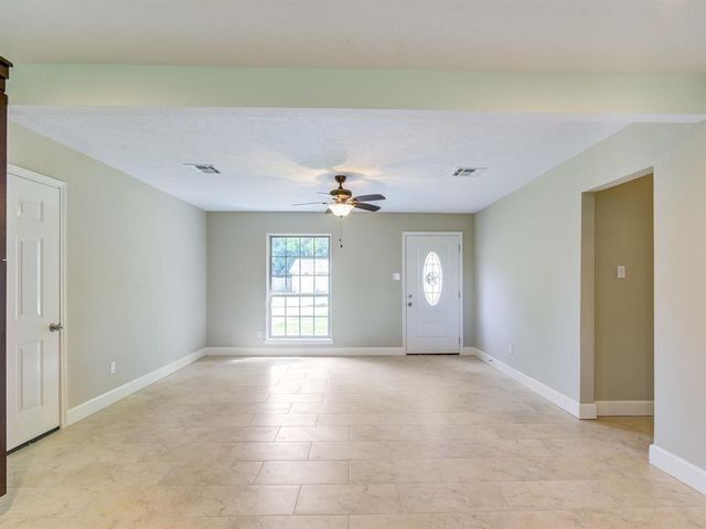 16626 Forest Bend Avenue, Friendswood, TX 77546