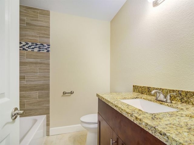 16626 Forest Bend Avenue, Friendswood, TX 77546