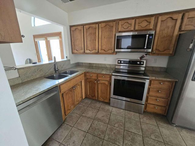 10312 Camino Del Oso NE, Albuquerque, NM 87111