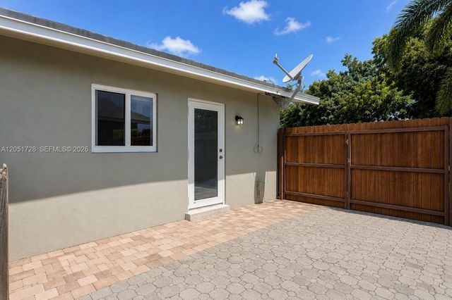 700 NE 25th St 1-2, Pompano Beach, FL 33064