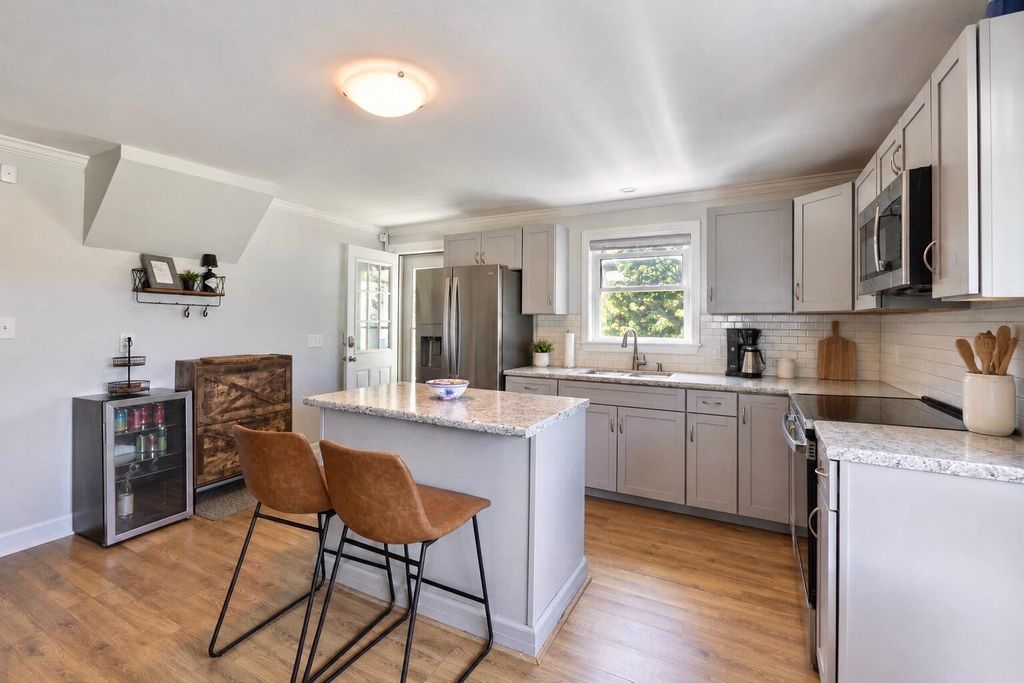 31 Dill Street, Lewiston, ME 04240 — photo 4