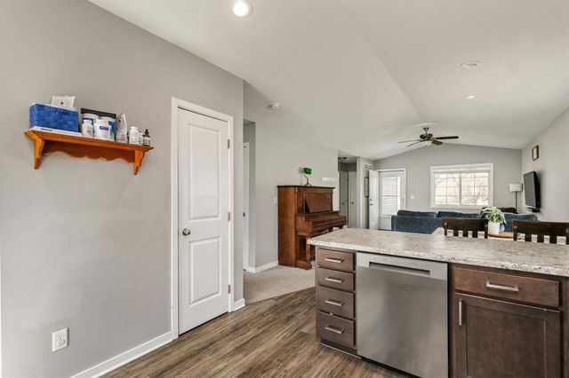 404 Lacona Avenue, Des Moines, IA 50315