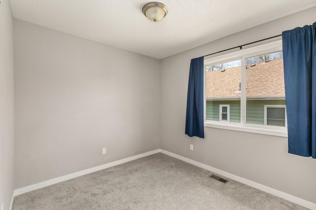 404 Lacona Avenue, Des Moines, IA 50315