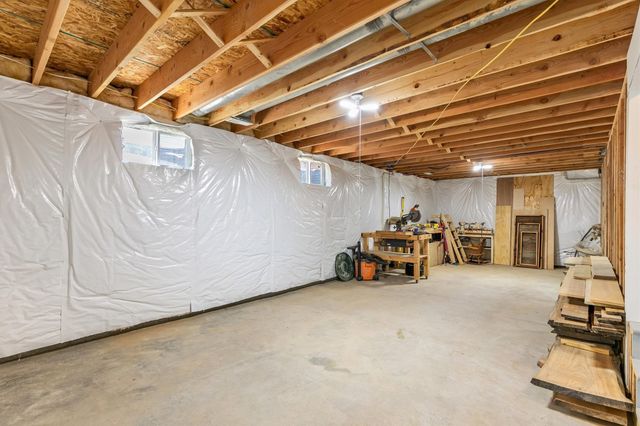 404 Lacona Avenue, Des Moines, IA 50315