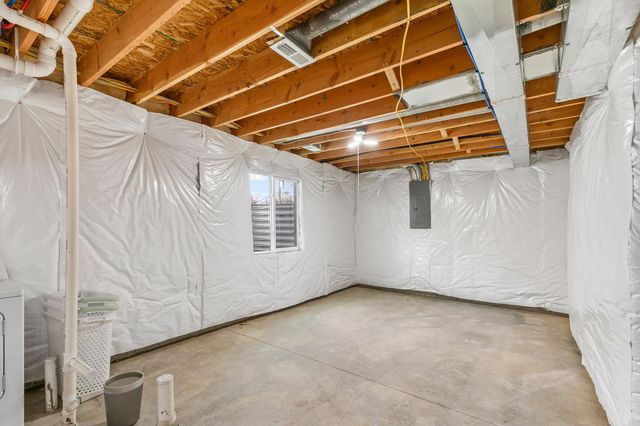 404 Lacona Avenue, Des Moines, IA 50315