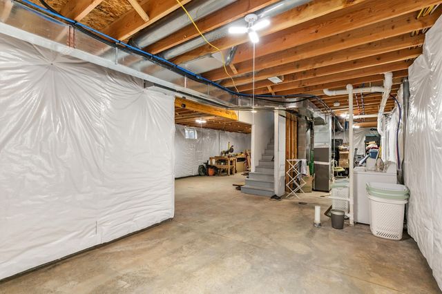 404 Lacona Avenue, Des Moines, IA 50315