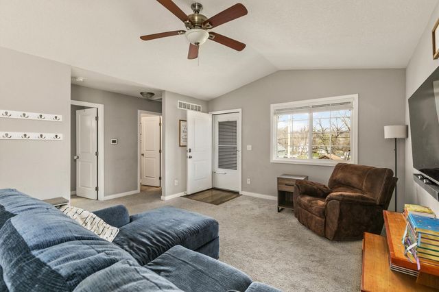 404 Lacona Avenue, Des Moines, IA 50315