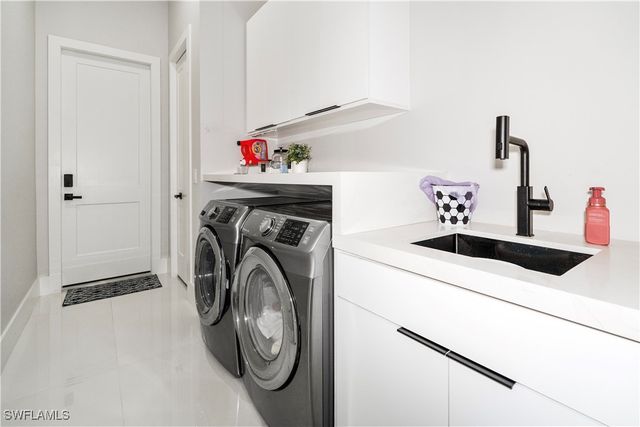 2313 6th AVE SE, Naples, FL 34117