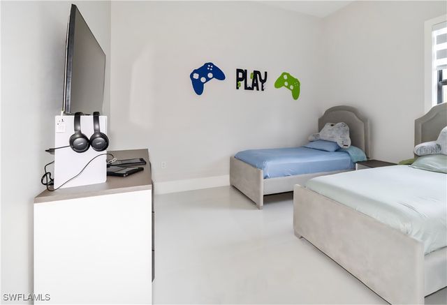 2313 6th AVE SE, Naples, FL 34117