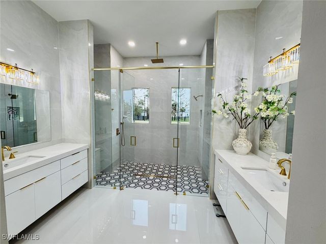 2313 6th AVE SE, Naples, FL 34117