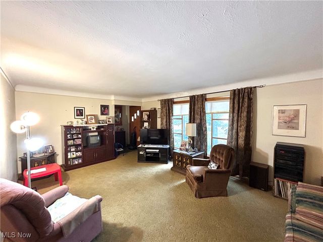 63 Willard Avenue, Bedford, OH 44146