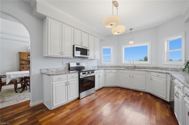2041 Bierce DR, Virginia Beach, VA 23454