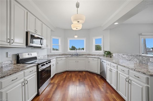 2041 Bierce DR, Virginia Beach, VA 23454